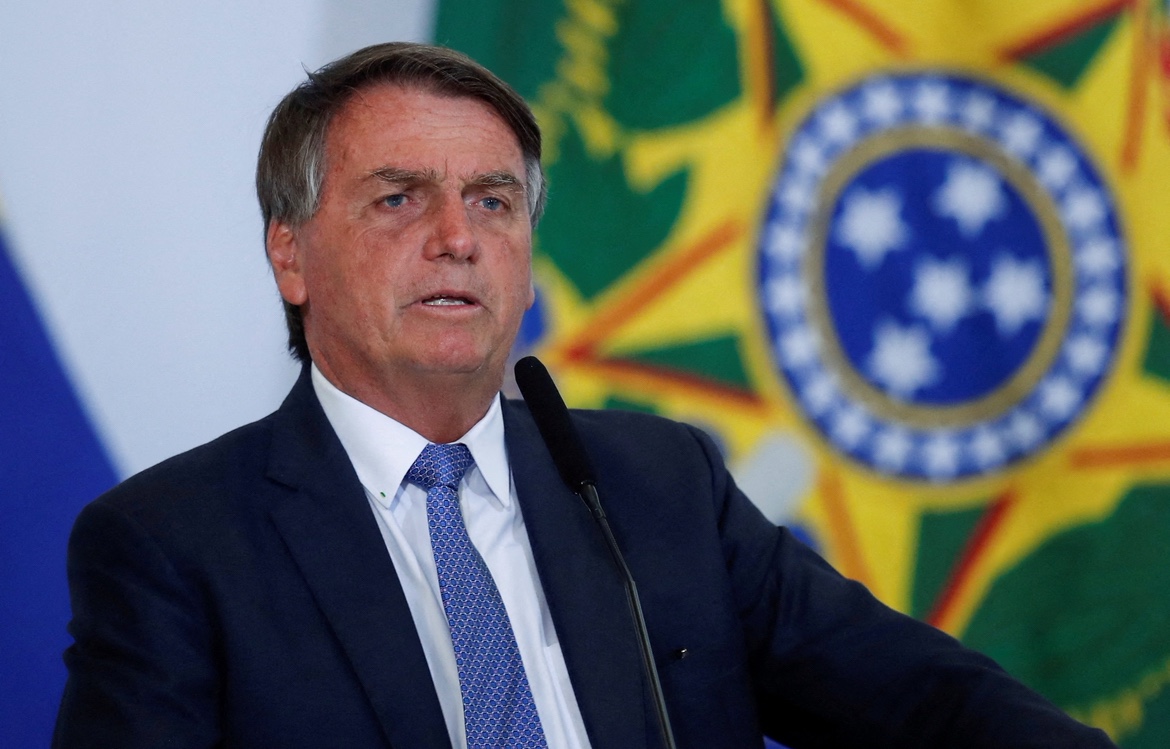Bolsonaro é preso pela Polícia Federal