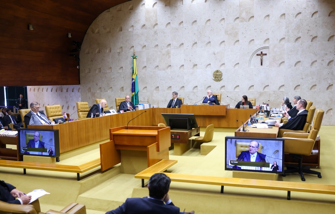 STF forma maioria para manter a prisão de Bolsonaro