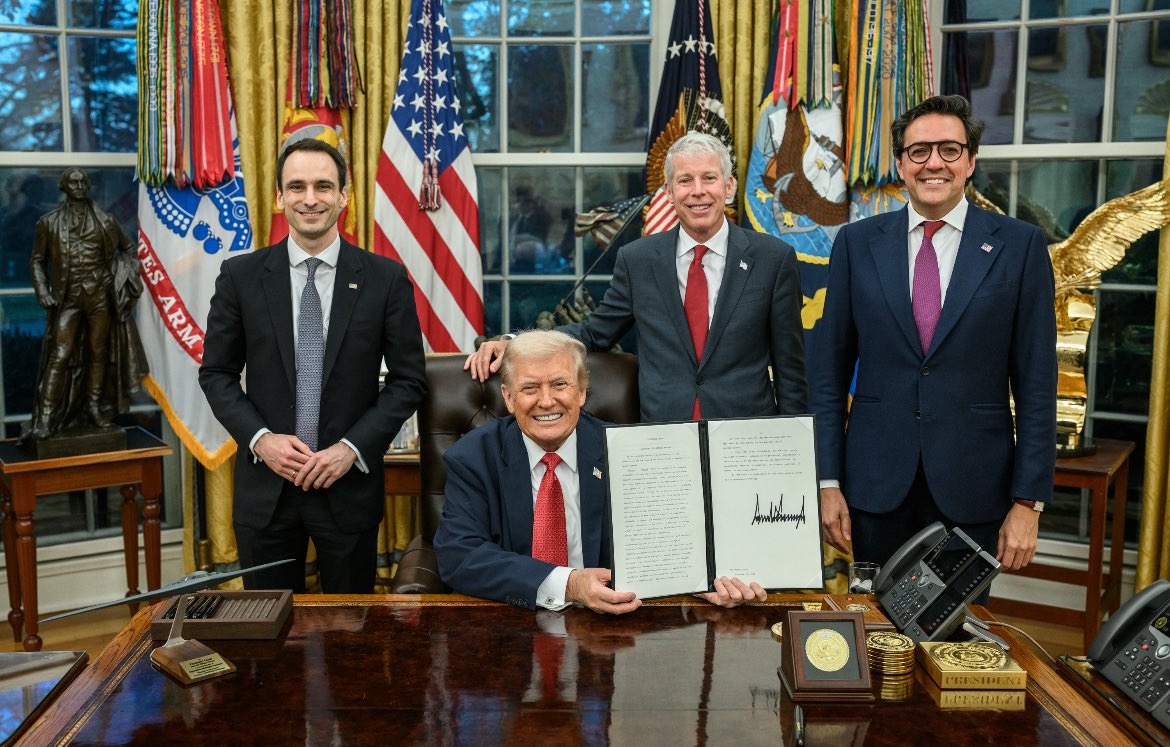 Trump lança “Missão Gênesis” para impulsionar IA nos EUA