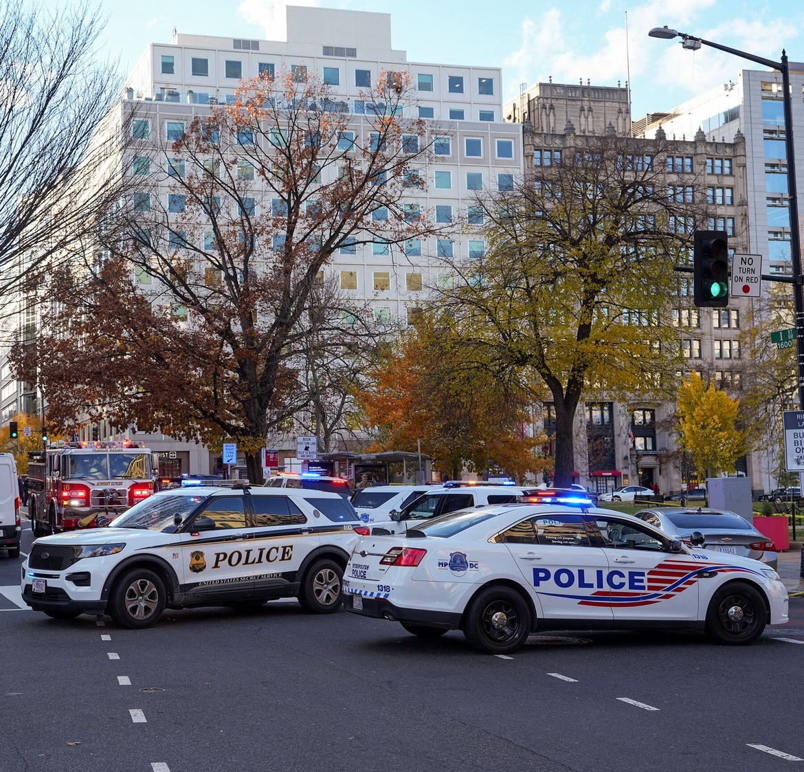Tiroteio perto da Casa Branca deixa dois militares baleados
