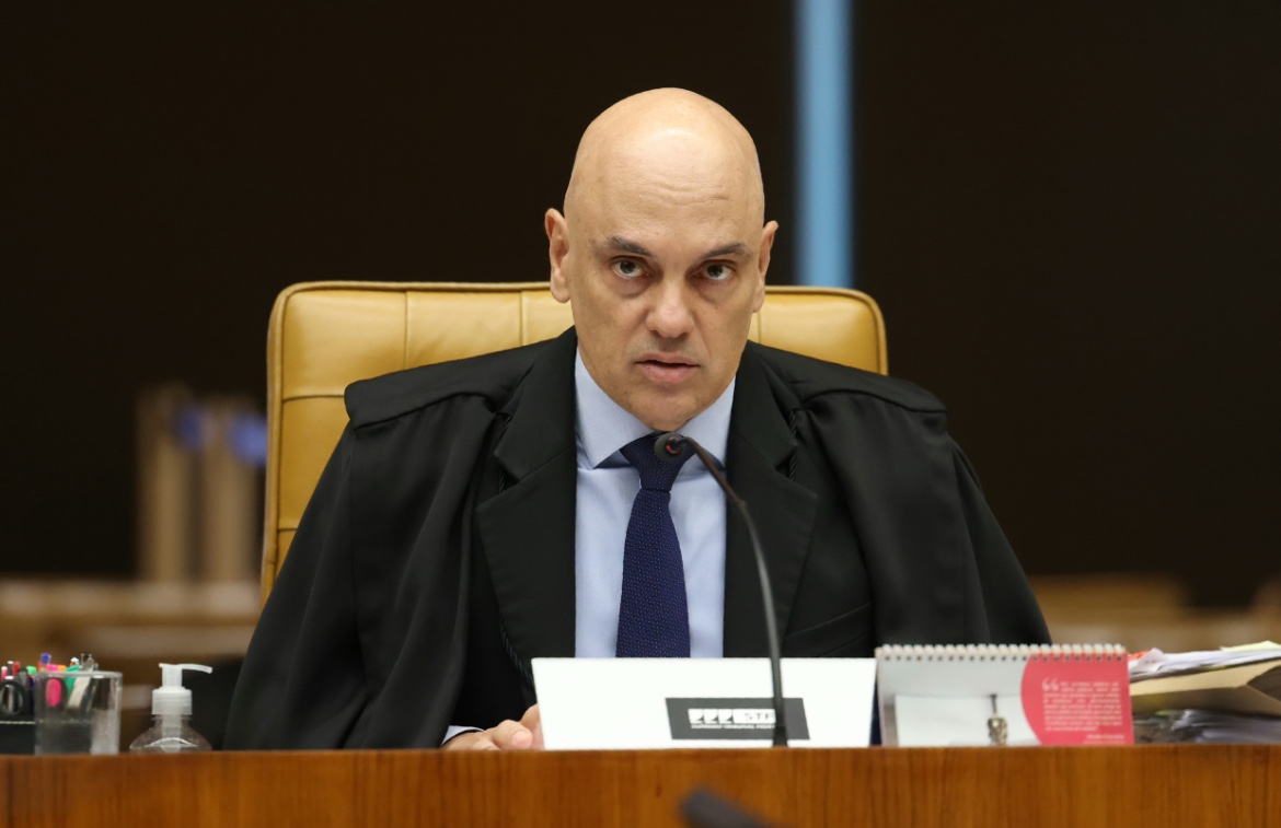 Moraes dá 5 dias para Heleno comprovar Alzheimer