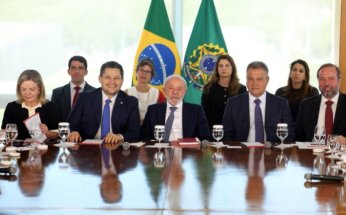 Alcolumbre impõe desgaste e deixa Lula sob pressão inédita