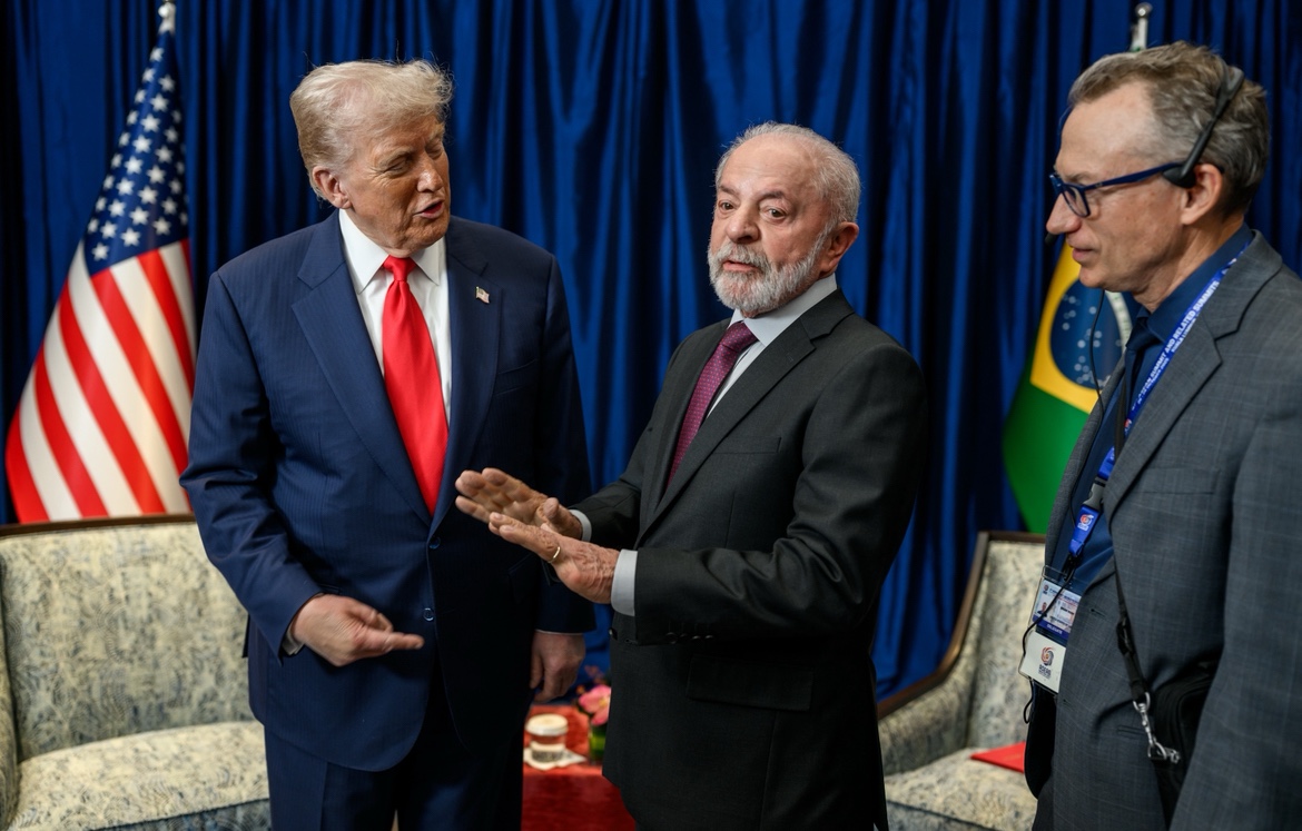 Lula telefona para Trump nesta terça-feira e pede redução das tarifas