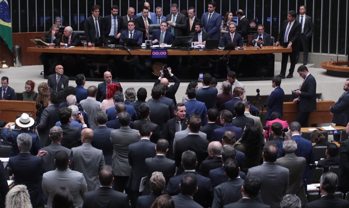 Câmara aprova punições a devedor contumaz e incentivos ao bom pagador