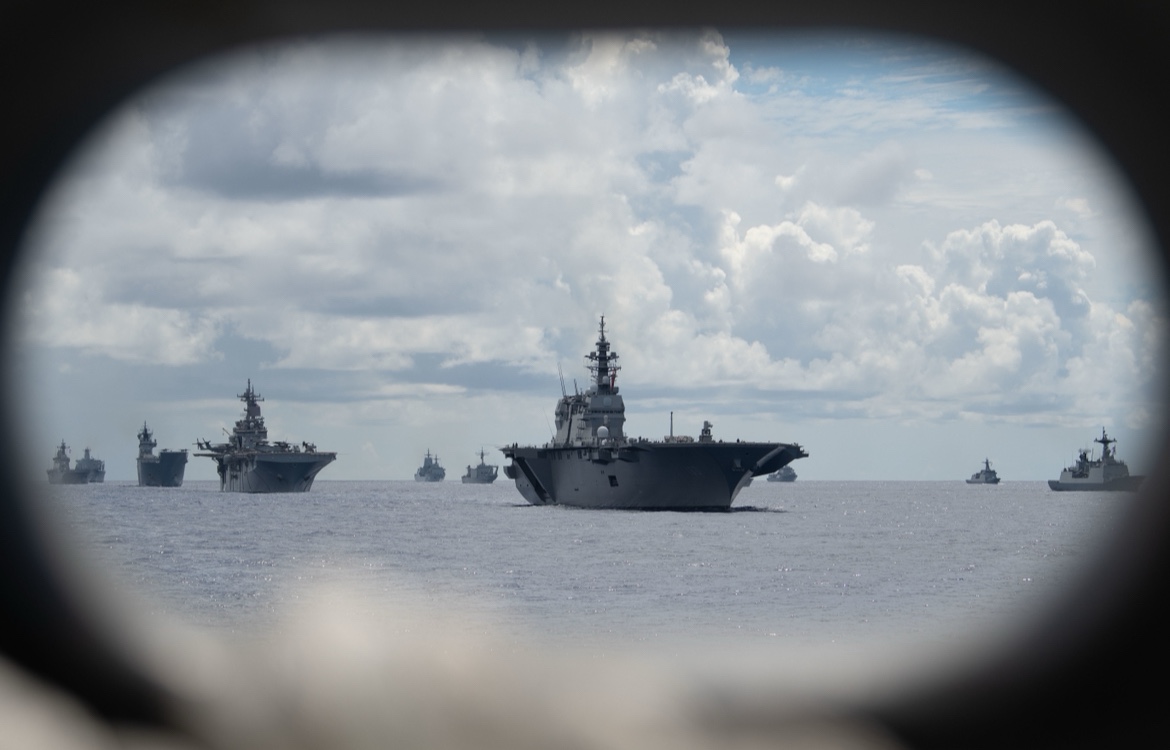 Câmara dos EUA aprova orçamento militar de US$ 900 bilhões para 2026