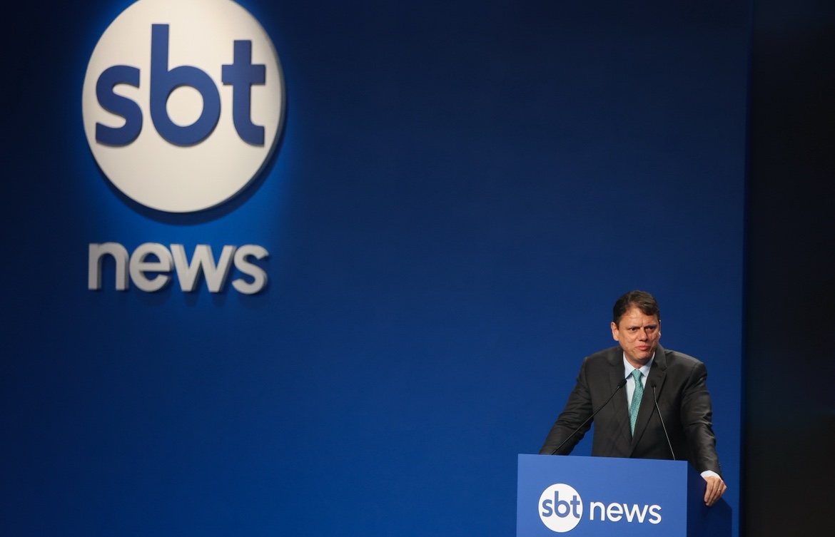 Tarcísio venceria Lula em 2026, e Flávio empataria, diz Veritá