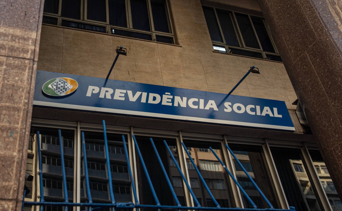 Fraude no INSS: PF mira senador e prende secretário da Previdência