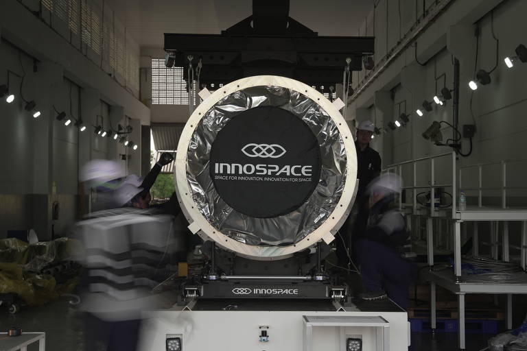 Brasil lança primeiro foguete comercial, mas explode durante o voo