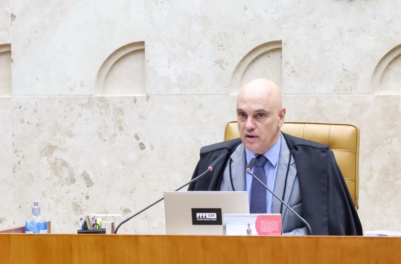 Oposição quer suspender recesso para impeachment de Moraes