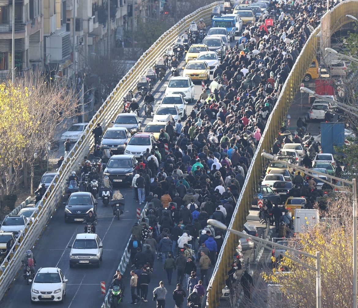 Sobe para 203 o número de mortos em protestos no Irã