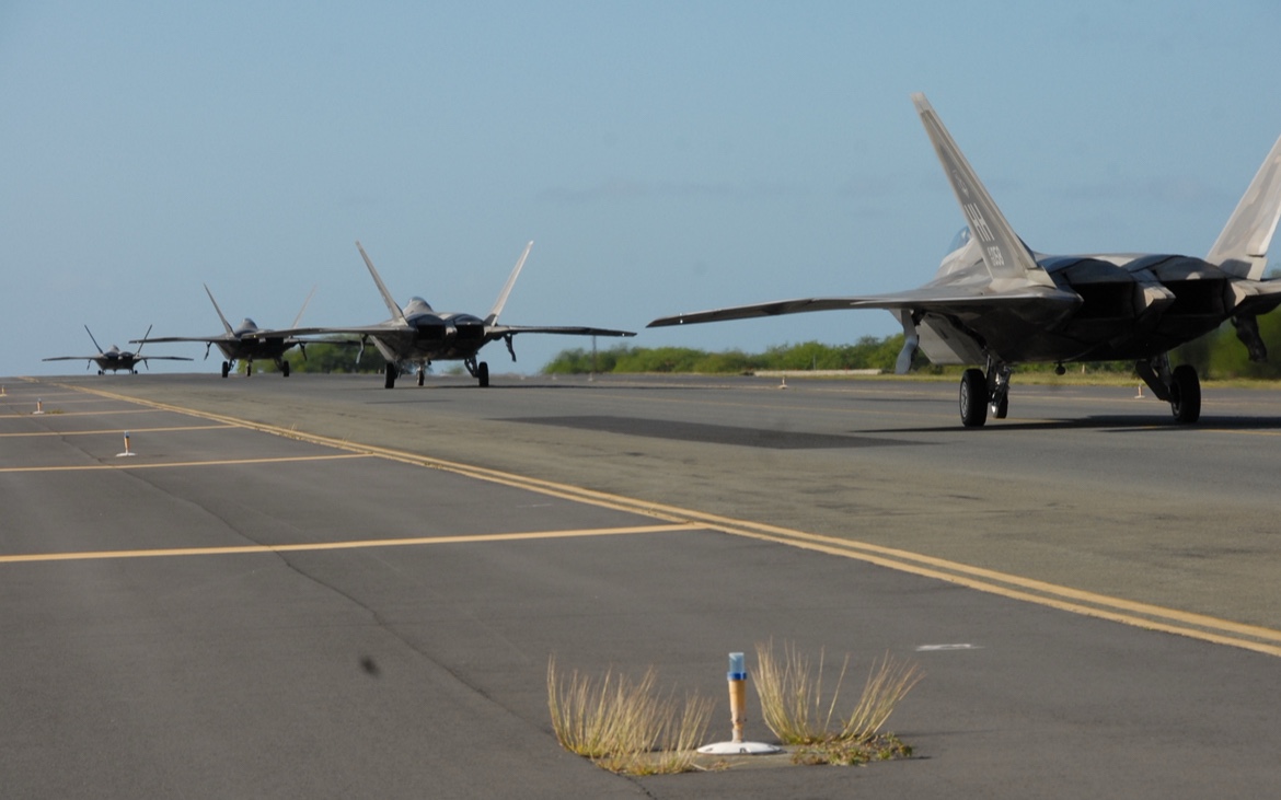 EUA evacuam maior base no Oriente Médio em meio às tensões com o Irã