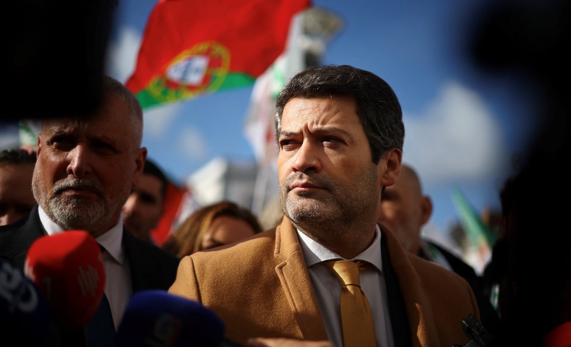 Socialista e direitista vão ao 2º turno da eleição em Portugal