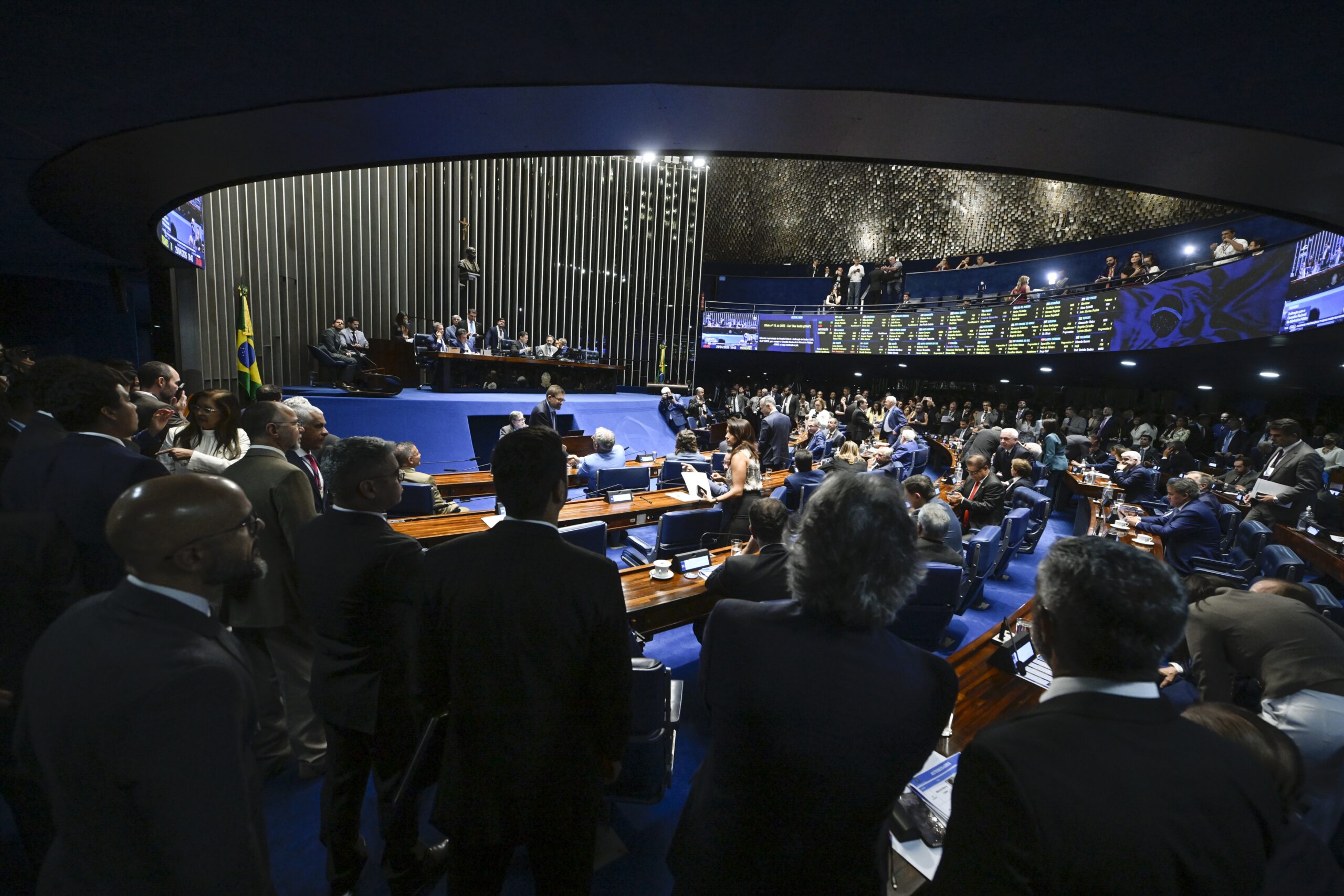Congresso derruba veto ao PL da dosimetria e derrota Lula