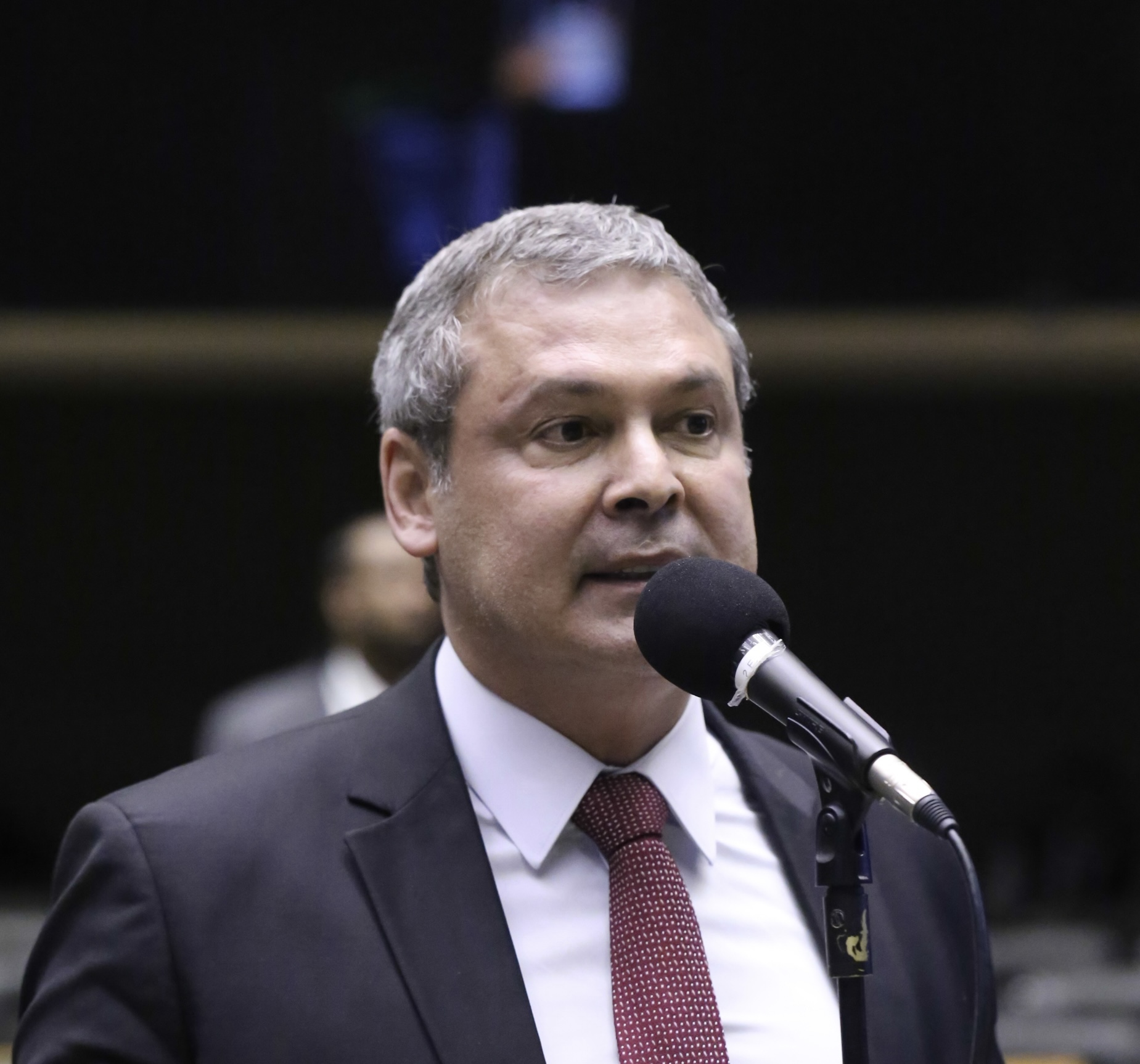 Lindbergh critica PEC da anistia de Sóstenes: “inconstitucional”