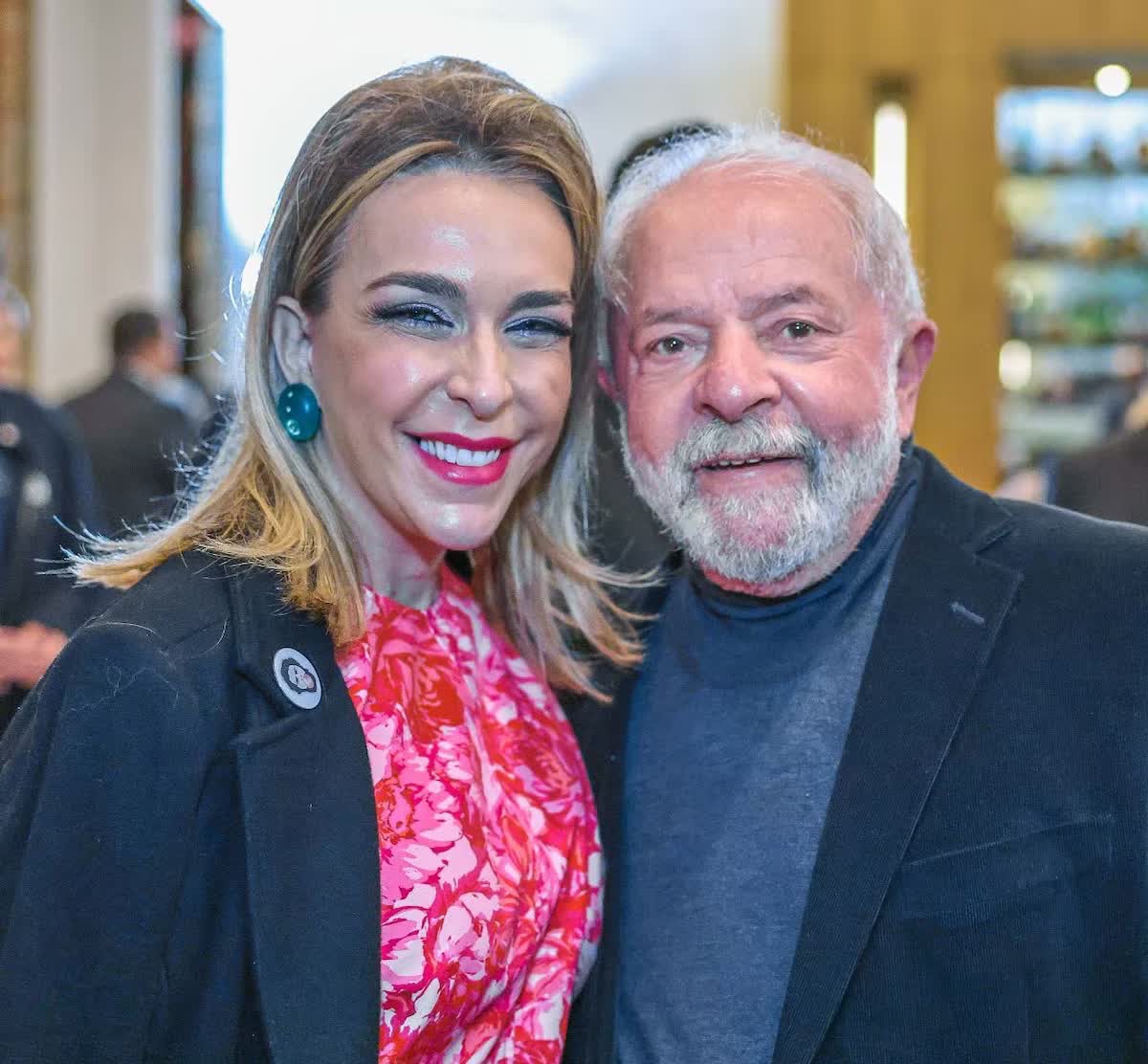 Lula diz não conhecer lobista, mas fotos mostram encontros